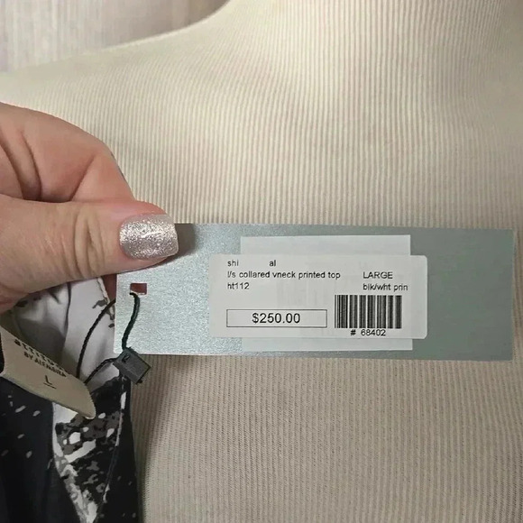 Black and White Abstract Blouse - Picture 8 of 11